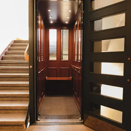 Cozy And Stylish In Kamppi ヘルシンキ