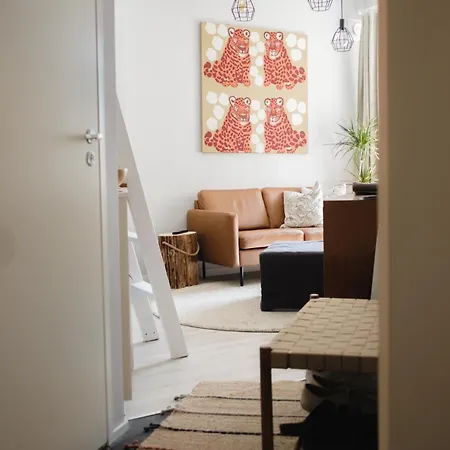 Cozy And Stylish In Kamppi Apartment