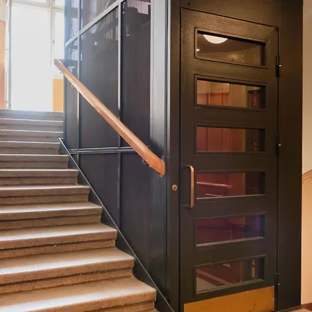 Apartment Cozy And Stylish In Kamppi Helsinki